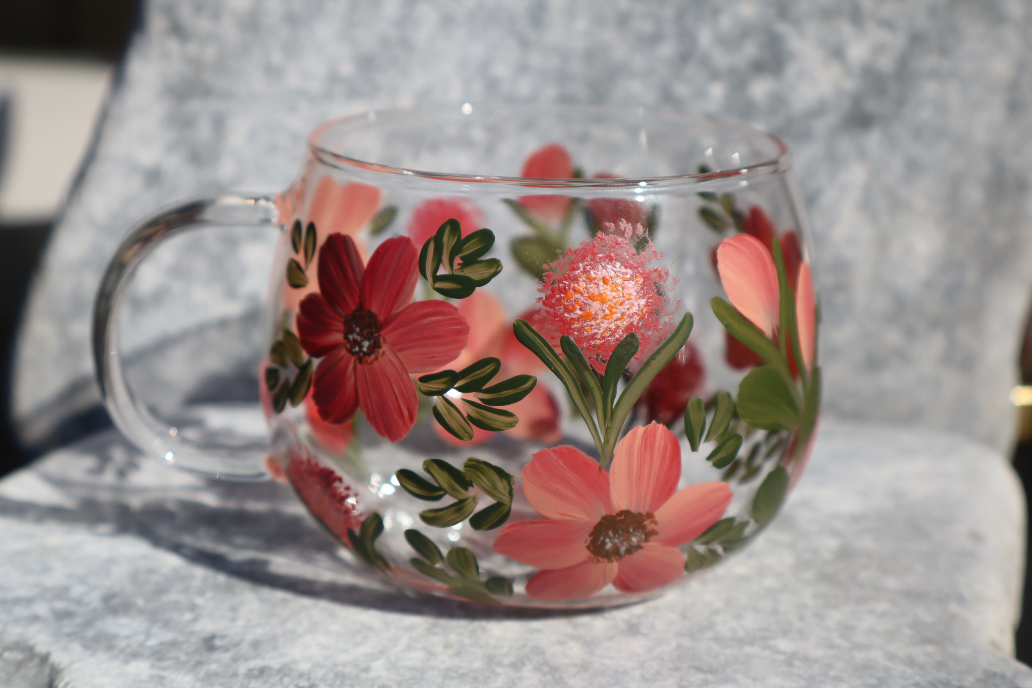 Blush Garden - Cam Kupa 410 ml, kulplu çiçekli görünüm