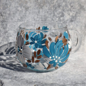 Teal & Mocha Floral - Cam Kupa 410 ml, petrol mavisi ve gri çiçekli görünüm